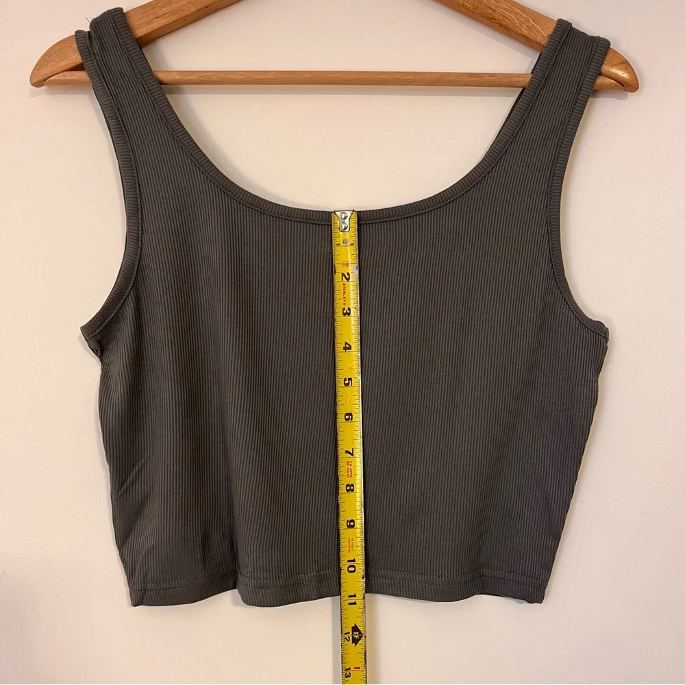 Cropped Tank - Picture 5 of 5